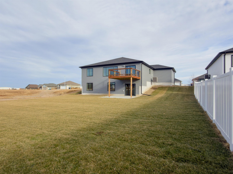 4808 15th Avenue Place Kearney, Nebraska 68847, 5 Bedrooms Bedrooms, ,3 BathroomsBathrooms,Residential,For Sale,4808 15th Avenue Place,20251561