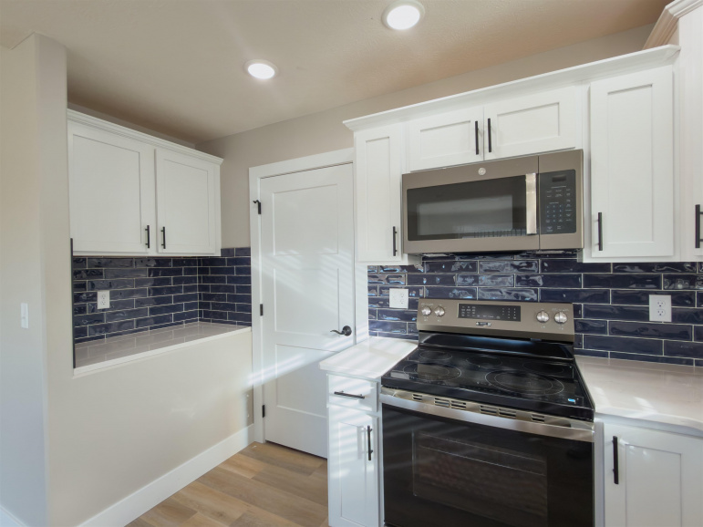 4808 15th Avenue Place Kearney, Nebraska 68847, 5 Bedrooms Bedrooms, ,3 BathroomsBathrooms,Residential,For Sale,4808 15th Avenue Place,20251561