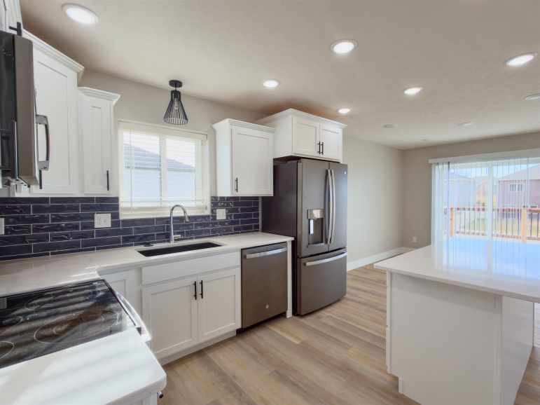 4808 15th Avenue Place Kearney, Nebraska 68847, 5 Bedrooms Bedrooms, ,3 BathroomsBathrooms,Residential,For Sale,4808 15th Avenue Place,20251561