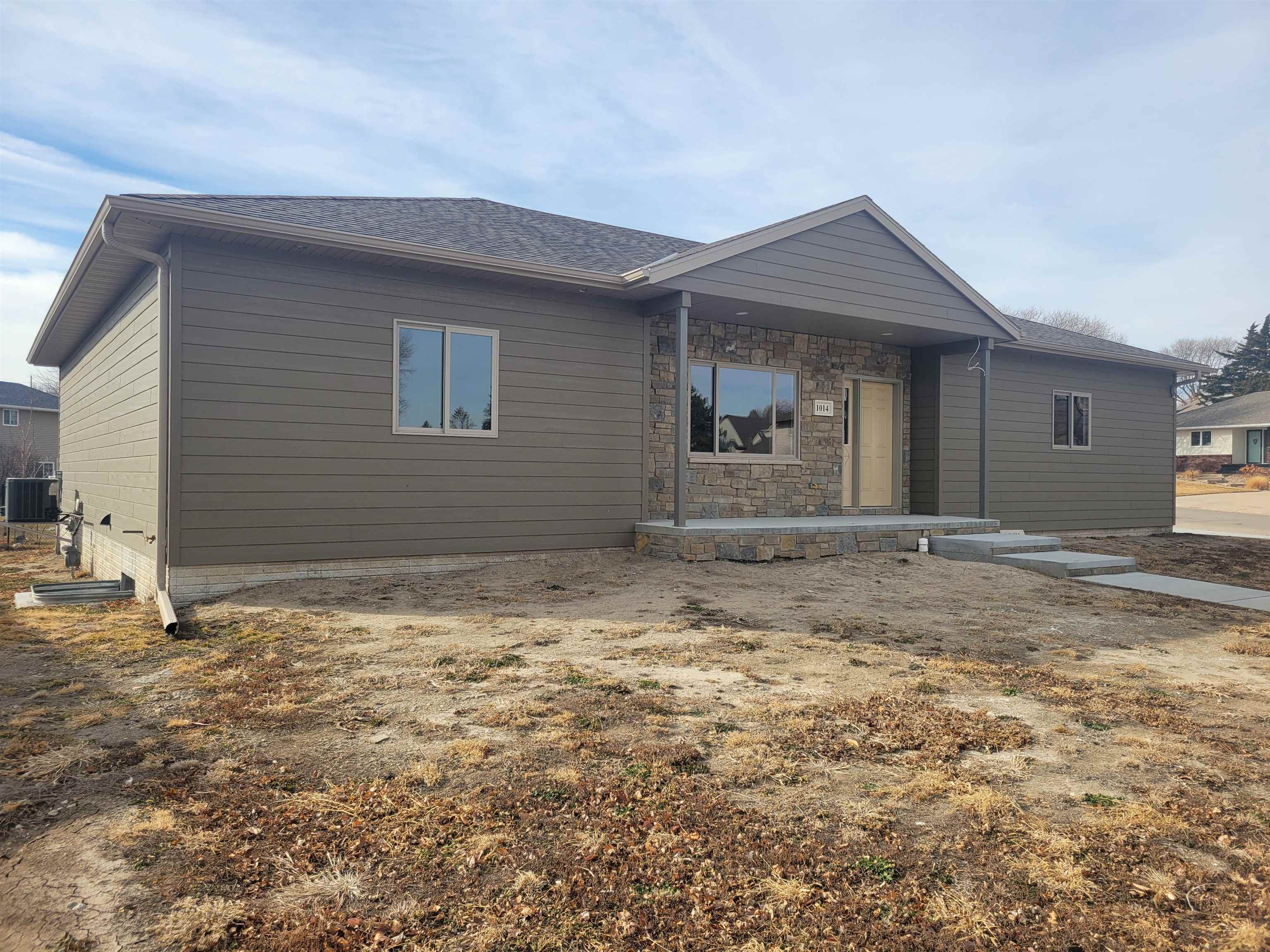 1014 W 42nd Street Kearney, Nebraska 68845, 4 Bedrooms Bedrooms, ,3 BathroomsBathrooms,Residential,For Sale,1014 W 42nd Street,20251586