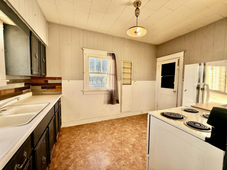 501 16th Avenue Franklin, Nebraska 68939, 2 Bedrooms Bedrooms, ,2 BathroomsBathrooms,Residential,For Sale,501 16th Avenue,20251609