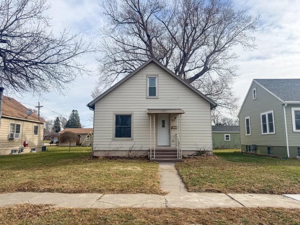 1615 B Avenue Gothenburg, Nebraska 69138, 3 Bedrooms Bedrooms, ,1 BathroomBathrooms,Residential,For Sale,1615 B Avenue,20251638