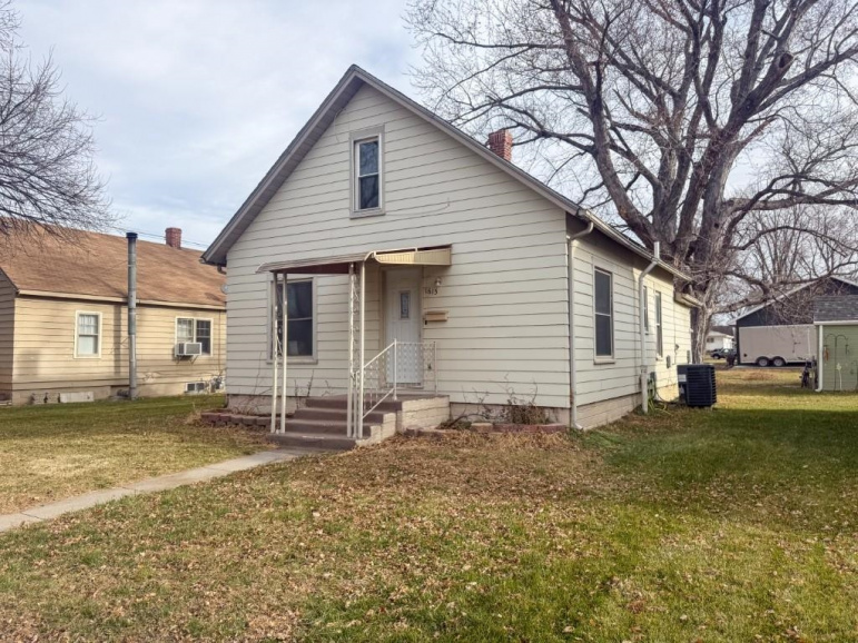 1615 B Avenue Gothenburg, Nebraska 69138, 3 Bedrooms Bedrooms, ,1 BathroomBathrooms,Residential,For Sale,1615 B Avenue,20251638