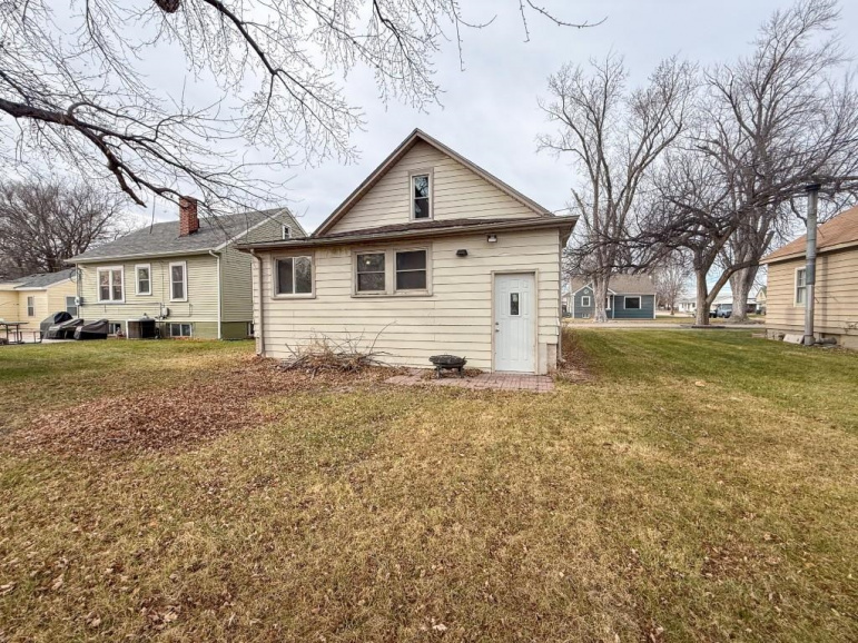 1615 B Avenue Gothenburg, Nebraska 69138, 3 Bedrooms Bedrooms, ,1 BathroomBathrooms,Residential,For Sale,1615 B Avenue,20251638