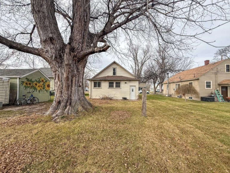 1615 B Avenue Gothenburg, Nebraska 69138, 3 Bedrooms Bedrooms, ,1 BathroomBathrooms,Residential,For Sale,1615 B Avenue,20251638