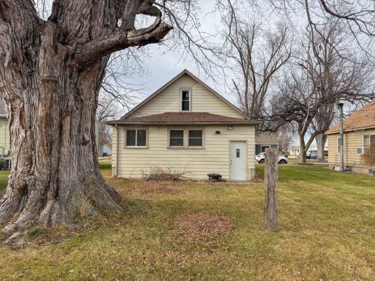 1615 B Avenue Gothenburg, Nebraska 69138, 3 Bedrooms Bedrooms, ,1 BathroomBathrooms,Residential,For Sale,1615 B Avenue,20251638