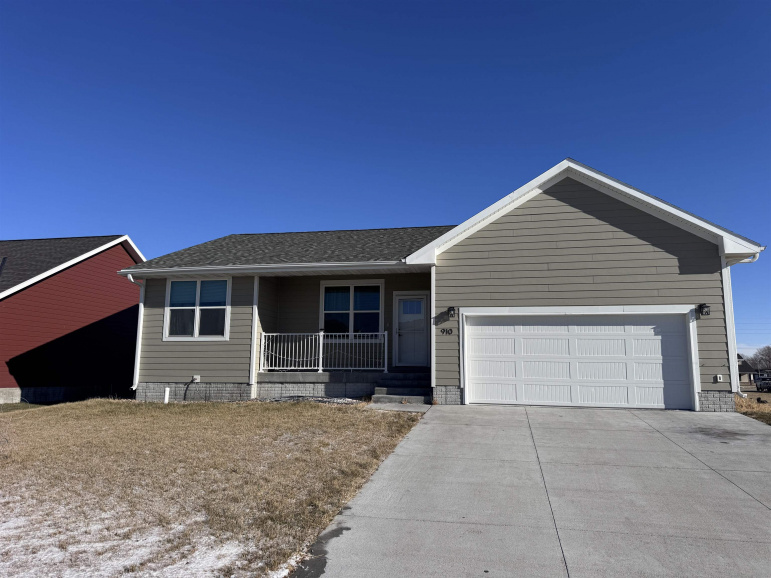 910 Truman Drive Lexington, Nebraska 68850, 4 Bedrooms Bedrooms, ,3 BathroomsBathrooms,Residential,For Sale,910 Truman Drive,20251666