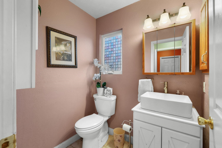 3235 Lakepark Lane Hastings, Nebraska 68901, 3 Bedrooms Bedrooms, ,3 BathroomsBathrooms,Residential,For Sale,3235 Lakepark Lane,20260041