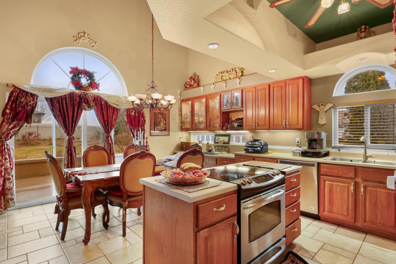 3235 Lakepark Lane Hastings, Nebraska 68901, 3 Bedrooms Bedrooms, ,3 BathroomsBathrooms,Residential,For Sale,3235 Lakepark Lane,20260041