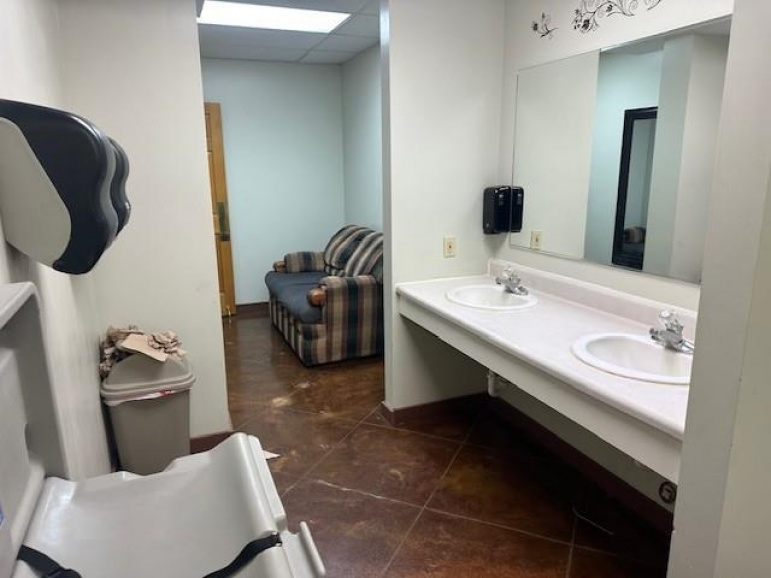 115 E 21st Street Kearney, Nebraska 68847, ,Commercial/industrial,For Sale,115 E 21st Street,20260048