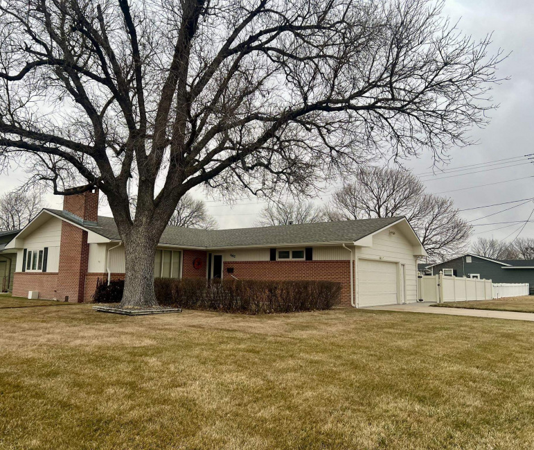 1602 Little Sioux Lane Cozad, Nebraska 69130, 3 Bedrooms Bedrooms, ,2 BathroomsBathrooms,Residential,For Sale,1602 Little Sioux Lane,20260072