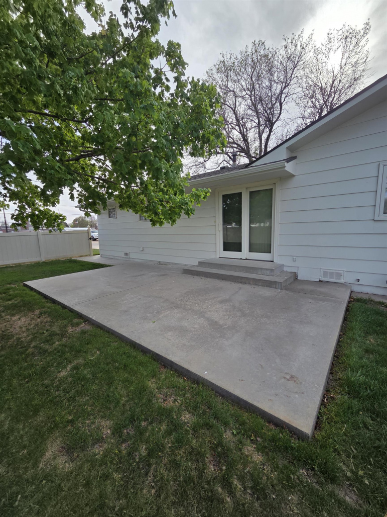 1602 Little Sioux Lane Cozad, Nebraska 69130, 3 Bedrooms Bedrooms, ,2 BathroomsBathrooms,Residential,For Sale,1602 Little Sioux Lane,20260072