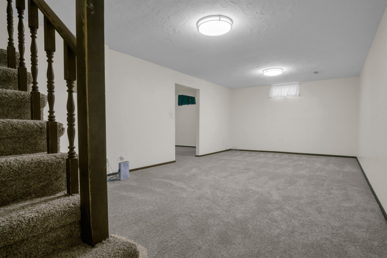 3920 11th Avenue Kearney, Nebraska 68845, 4 Bedrooms Bedrooms, ,3 BathroomsBathrooms,Residential,For Sale,3920 11th Avenue,20260079