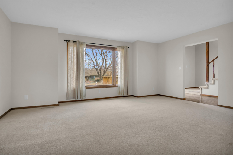 3920 11th Avenue Kearney, Nebraska 68845, 4 Bedrooms Bedrooms, ,3 BathroomsBathrooms,Residential,For Sale,3920 11th Avenue,20260079