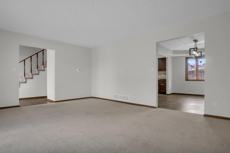 3920 11th Avenue Kearney, Nebraska 68845, 4 Bedrooms Bedrooms, ,3 BathroomsBathrooms,Residential,For Sale,3920 11th Avenue,20260079