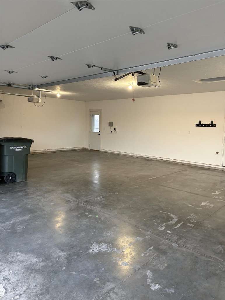 3805 W 38th Street Hastings, Nebraska 68901-0000, 5 Bedrooms Bedrooms, ,3 BathroomsBathrooms,Residential,For Sale,3805 W 38th Street,20260076