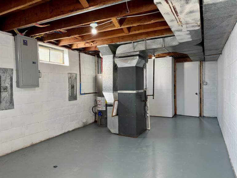 1105 Jefferson Avenue Hastings, Nebraska 68901, 4 Bedrooms Bedrooms, ,2 BathroomsBathrooms,Residential,For Sale,1105 Jefferson Avenue,20260081