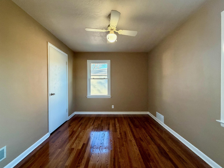 910 Jefferson Avenue Hastings, Nebraska 68901, 3 Bedrooms Bedrooms, ,2 BathroomsBathrooms,Residential,For Sale,910 Jefferson Avenue,20260090