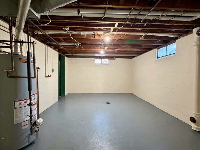 910 Jefferson Avenue Hastings, Nebraska 68901, 3 Bedrooms Bedrooms, ,2 BathroomsBathrooms,Residential,For Sale,910 Jefferson Avenue,20260090