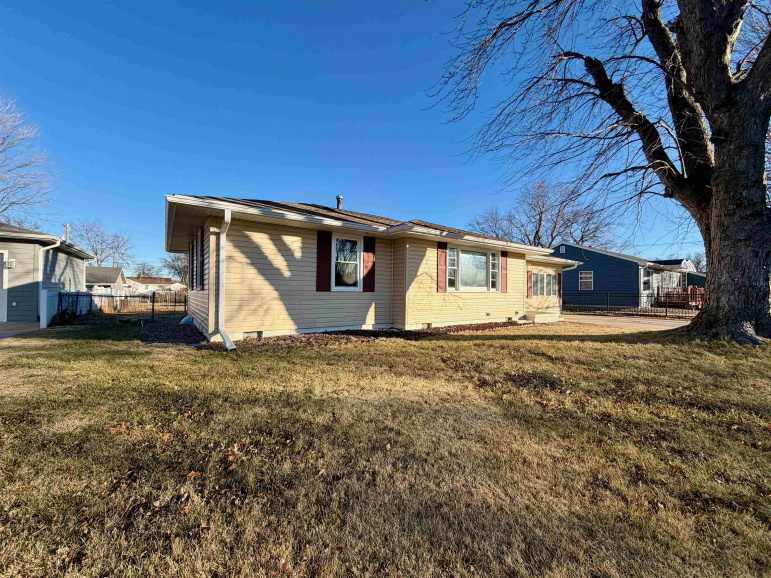 910 Jefferson Avenue Hastings, Nebraska 68901, 3 Bedrooms Bedrooms, ,2 BathroomsBathrooms,Residential,For Sale,910 Jefferson Avenue,20260090