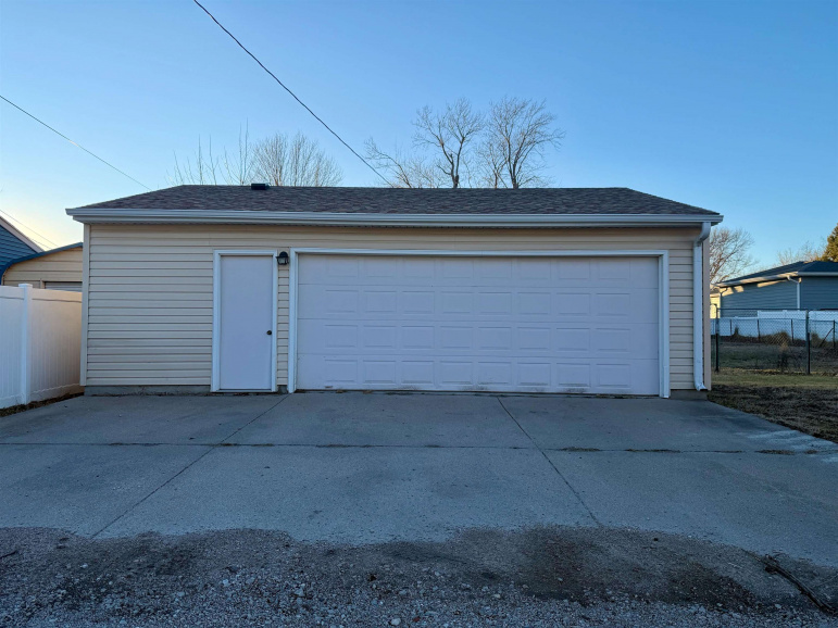 910 Jefferson Avenue Hastings, Nebraska 68901, 3 Bedrooms Bedrooms, ,2 BathroomsBathrooms,Residential,For Sale,910 Jefferson Avenue,20260090