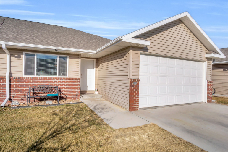 1304 Macy Lane Kearney, Nebraska 68845, 4 Bedrooms Bedrooms, ,3 BathroomsBathrooms,Residential,For Sale,1304 Macy Lane,20260093