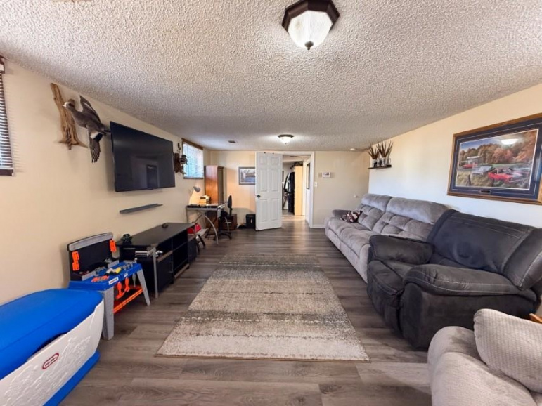 1407 Wade Street Lexington, Nebraska 68850, 3 Bedrooms Bedrooms, ,2 BathroomsBathrooms,Residential,For Sale,1407 Wade Street,20260107