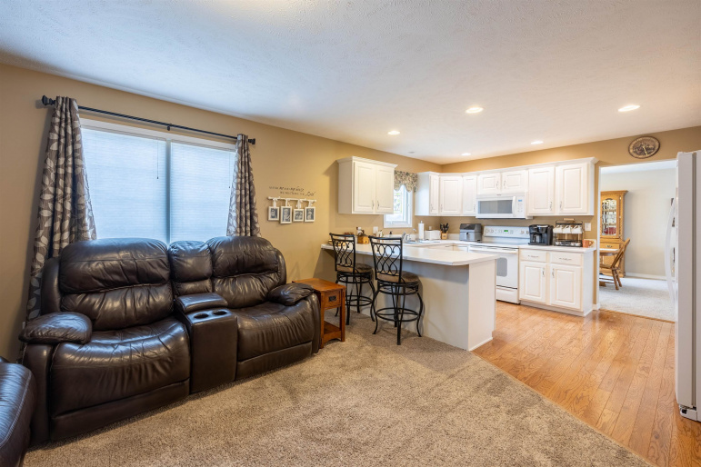 1365 W 102nd Street Place Kearney, Nebraska 68845, 4 Bedrooms Bedrooms, ,4 BathroomsBathrooms,Residential,For Sale,1365 W 102nd Street Place,20260110