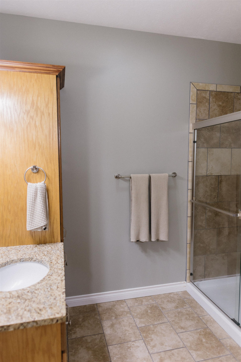 1005 W 46th Street Place Kearney, Nebraska 68845, 5 Bedrooms Bedrooms, ,3 BathroomsBathrooms,Residential,For Sale,1005 W 46th Street Place,20260109