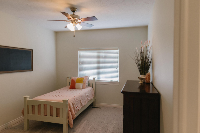 1005 W 46th Street Place Kearney, Nebraska 68845, 5 Bedrooms Bedrooms, ,3 BathroomsBathrooms,Residential,For Sale,1005 W 46th Street Place,20260109