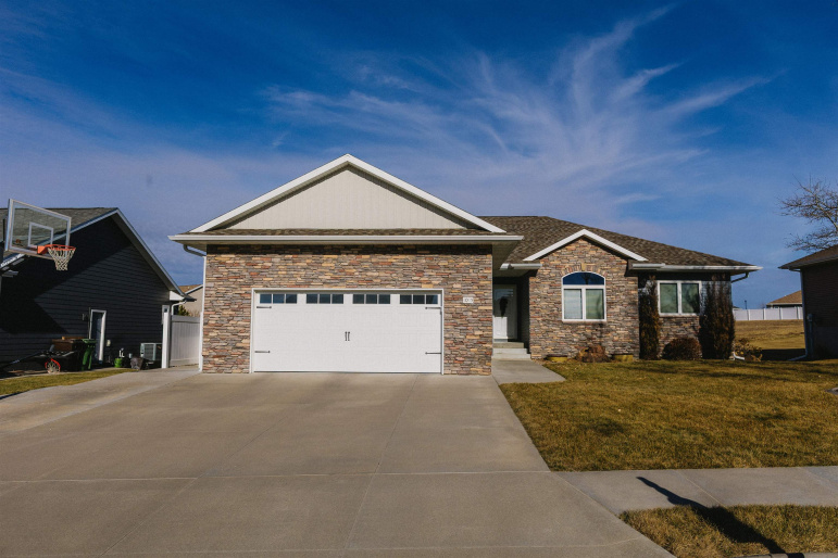 1005 W 46th Street Place Kearney, Nebraska 68845, 5 Bedrooms Bedrooms, ,3 BathroomsBathrooms,Residential,For Sale,1005 W 46th Street Place,20260109