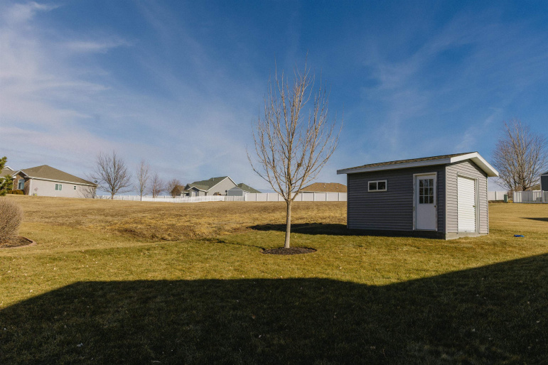 1005 W 46th Street Place Kearney, Nebraska 68845, 5 Bedrooms Bedrooms, ,3 BathroomsBathrooms,Residential,For Sale,1005 W 46th Street Place,20260109