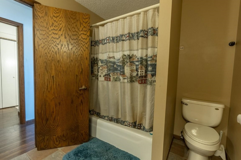 8585 2nd Avenue Kearney, Nebraska 68847, 5 Bedrooms Bedrooms, ,4 BathroomsBathrooms,Residential,For Sale,8585 2nd Avenue,20260135