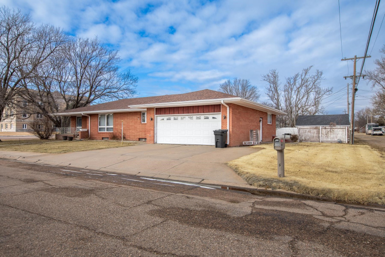 1502 N Street Franklin, Nebraska 68939, 4 Bedrooms Bedrooms, ,3 BathroomsBathrooms,Residential,For Sale,1502 N Street,20260131