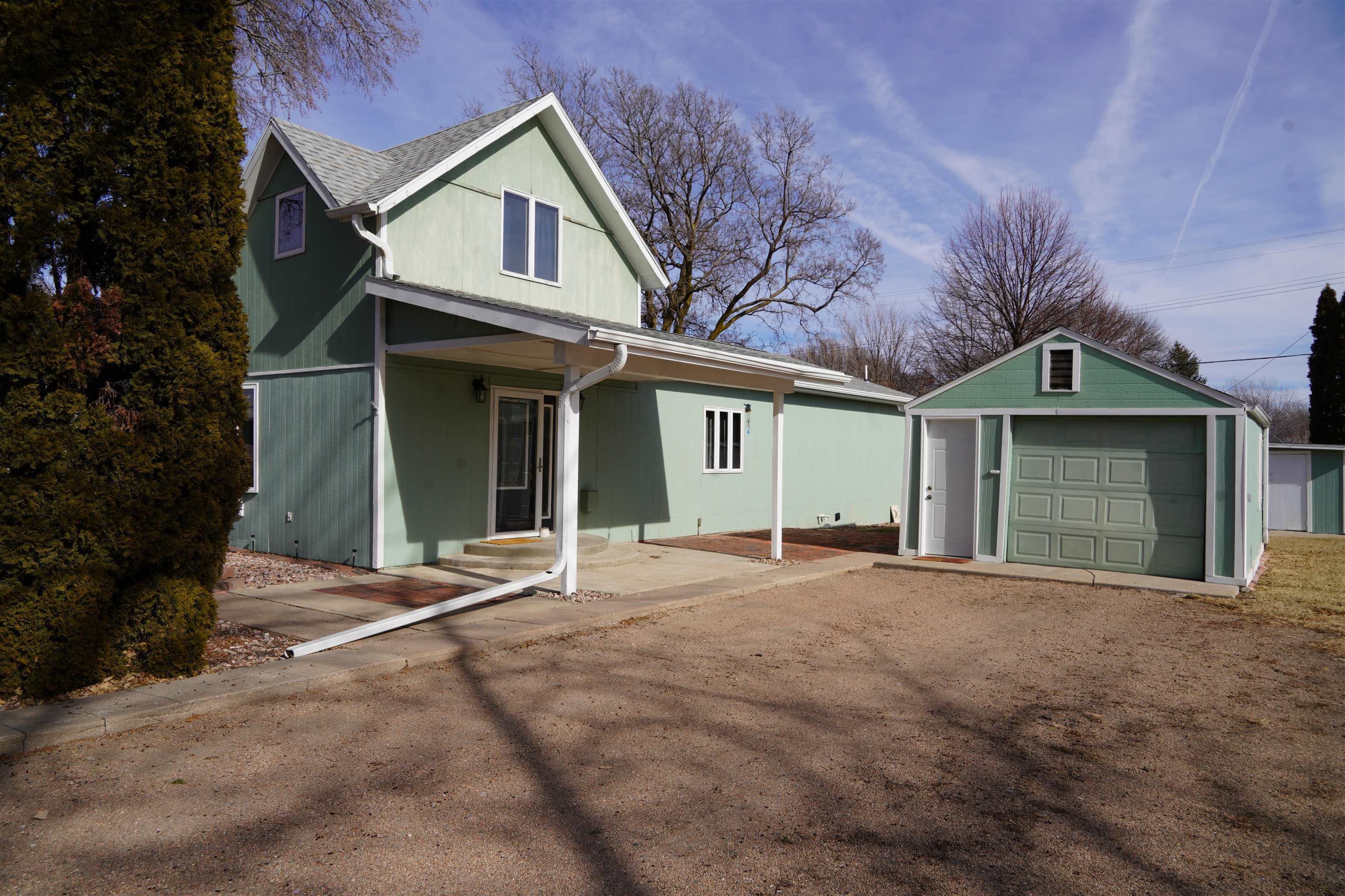 711 Smith Avenue Elwood, Nebraska 68937-0000, 3 Bedrooms Bedrooms, ,3 BathroomsBathrooms,Residential,For Sale,711 Smith Avenue,20260124