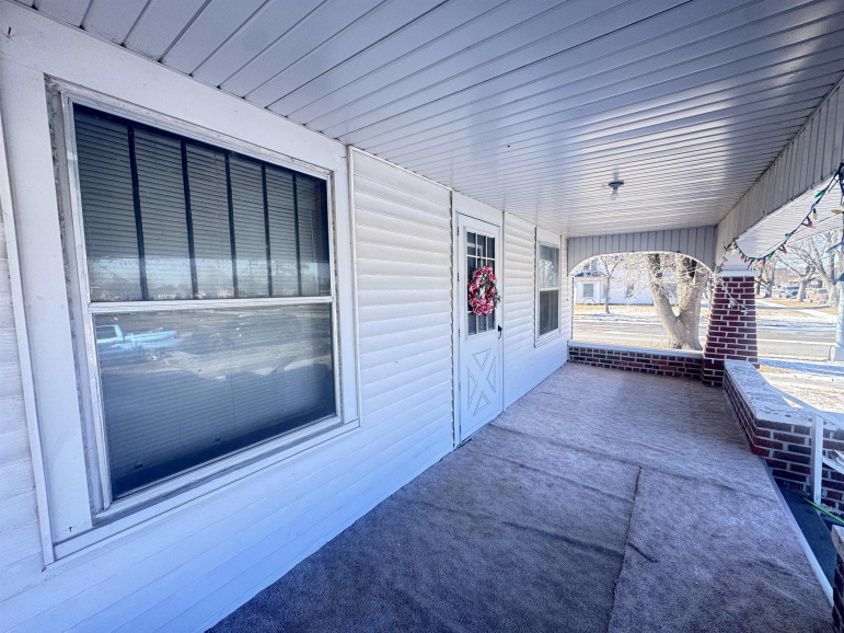 300 E 8th Street Lexington, Nebraska 68850, 4 Bedrooms Bedrooms, ,2 BathroomsBathrooms,Residential,For Sale,300 E 8th Street,20260119