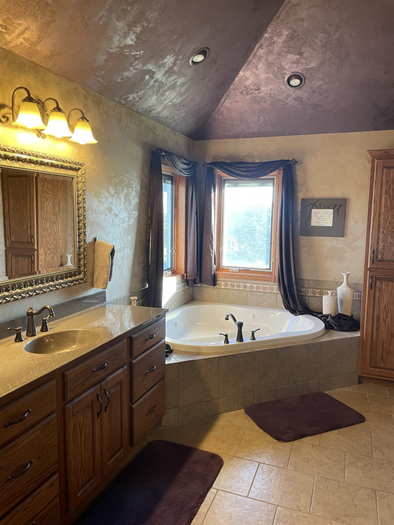 1804 Lifesong Circle Hastings, Nebraska 68901-0000, 5 Bedrooms Bedrooms, ,5 BathroomsBathrooms,Residential,For Sale,1804 Lifesong Circle,20260117