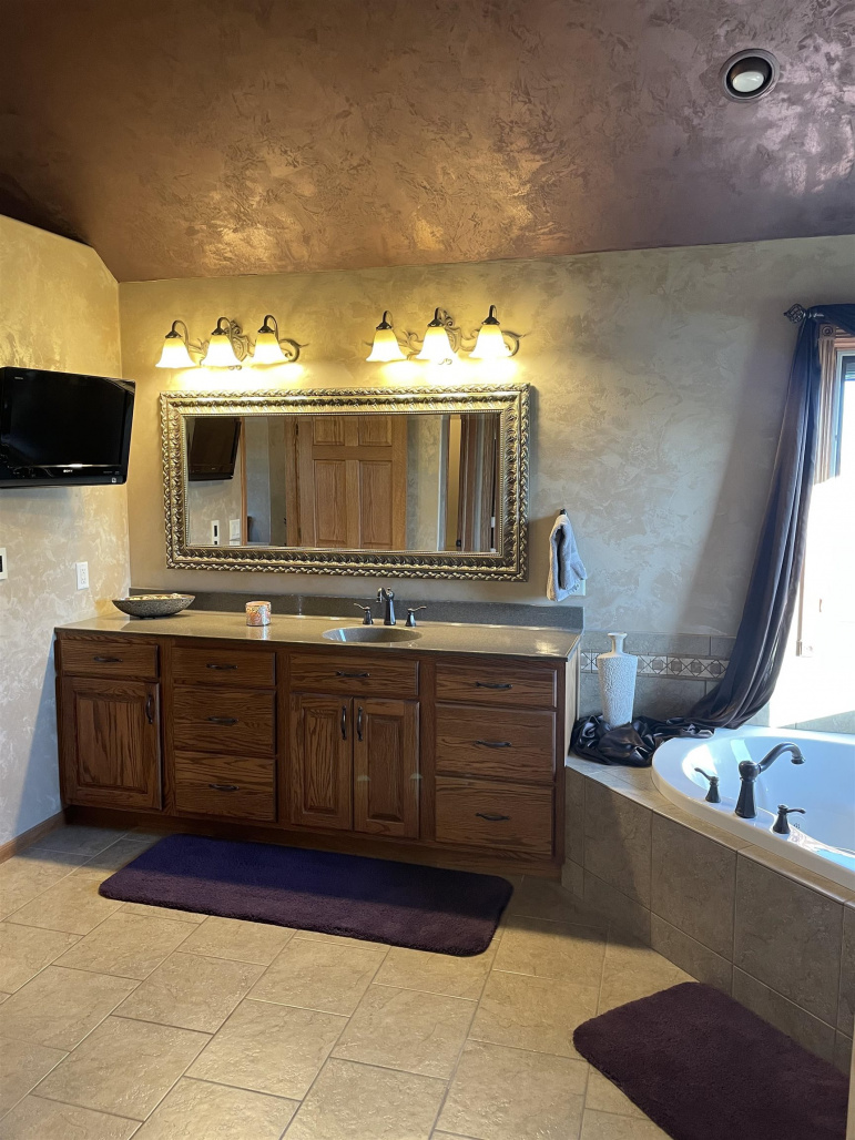 1804 Lifesong Circle Hastings, Nebraska 68901-0000, 5 Bedrooms Bedrooms, ,5 BathroomsBathrooms,Residential,For Sale,1804 Lifesong Circle,20260117