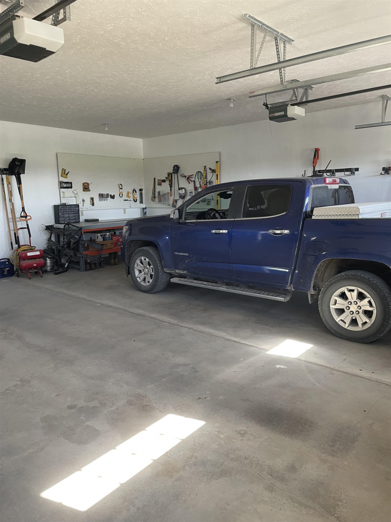 1804 Lifesong Circle Hastings, Nebraska 68901-0000, 5 Bedrooms Bedrooms, ,5 BathroomsBathrooms,Residential,For Sale,1804 Lifesong Circle,20260117