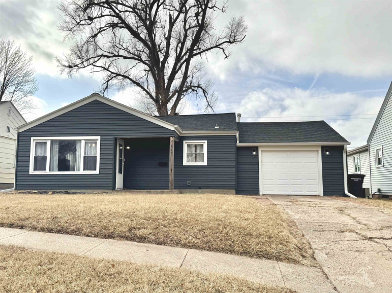 811 N Briggs Avenue Hastings, Nebraska 68901, 2 Bedrooms Bedrooms, ,1 BathroomBathrooms,Residential,For Sale,811 N Briggs Avenue,20260148
