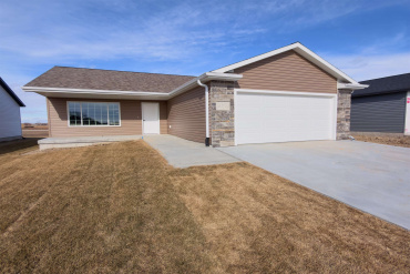 2302 E 41st St Kearney, Nebraska 68847, 2 Bedrooms Bedrooms, ,2 BathroomsBathrooms,Residential,For Sale,2302 E 41st St,20260155