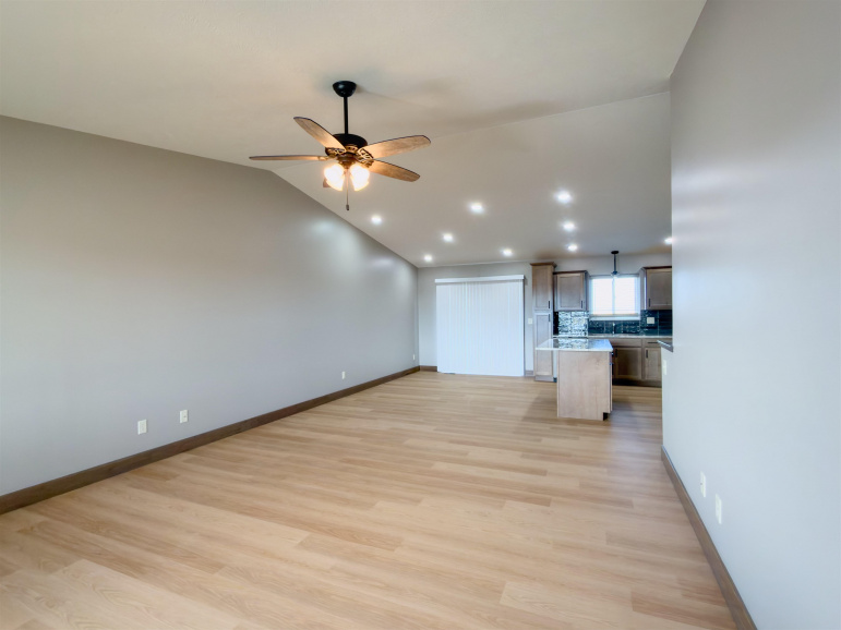 2302 E 41st Street Kearney, Nebraska 68847, 2 Bedrooms Bedrooms, ,2 BathroomsBathrooms,Residential,For Sale,2302 E 41st Street,20260155