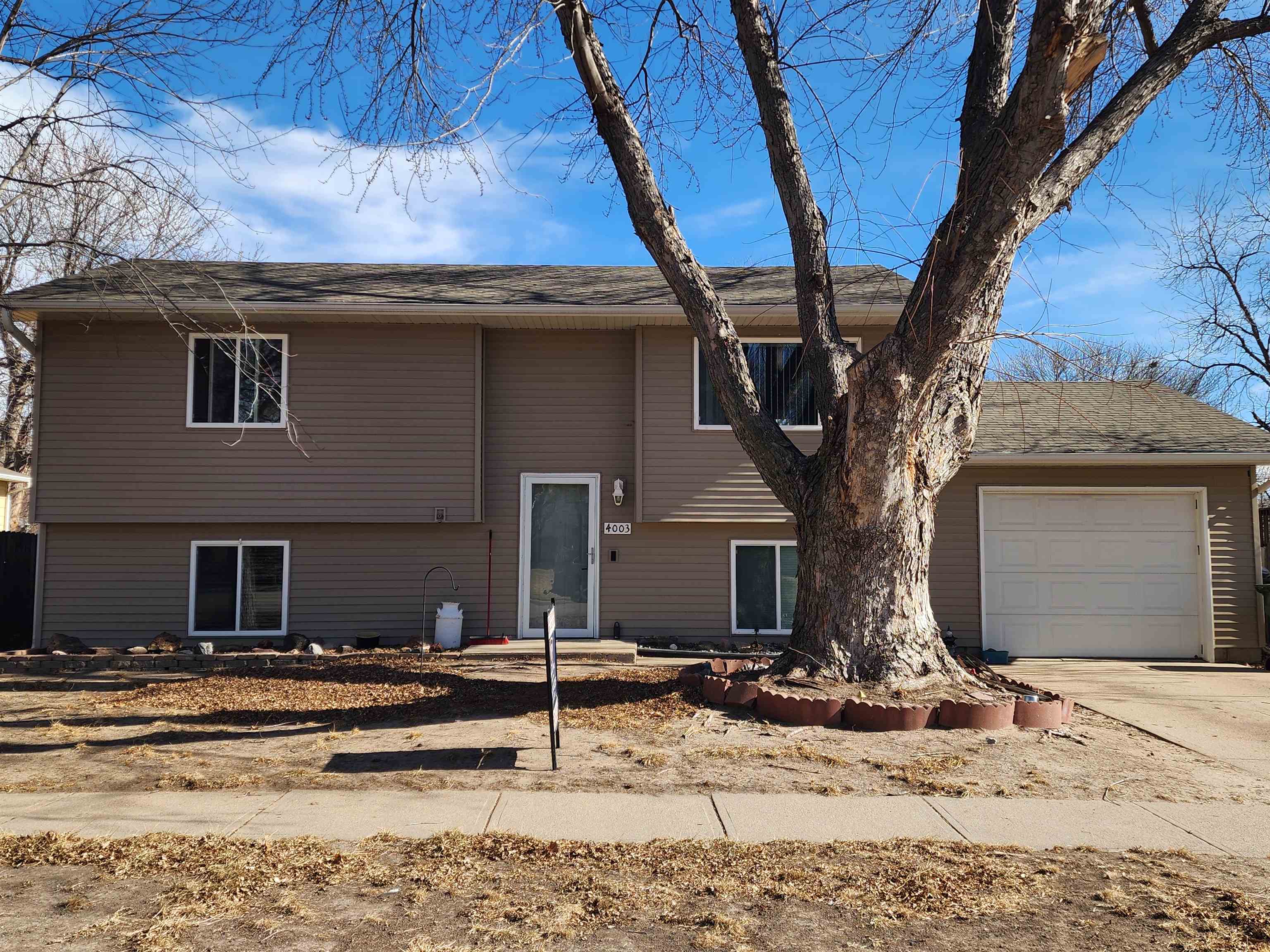 4003 G Avenue Kearney, Nebraska 68847, 3 Bedrooms Bedrooms, ,2 BathroomsBathrooms,Residential,For Sale,4003 G Avenue,20260160