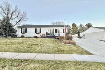 407 W 33rd Kearney, Nebraska 68845, 4 Bedrooms Bedrooms, ,2 BathroomsBathrooms,Residential,For Sale,407 W 33rd,20251641