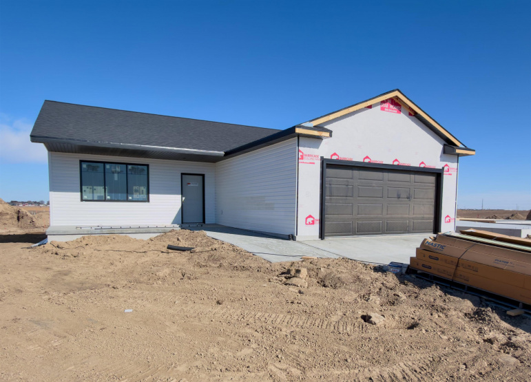 2310 E 41st Street Kearney, Nebraska 68847, 4 Bedrooms Bedrooms, ,3 BathroomsBathrooms,Residential,For Sale,2310 E 41st Street,20260182