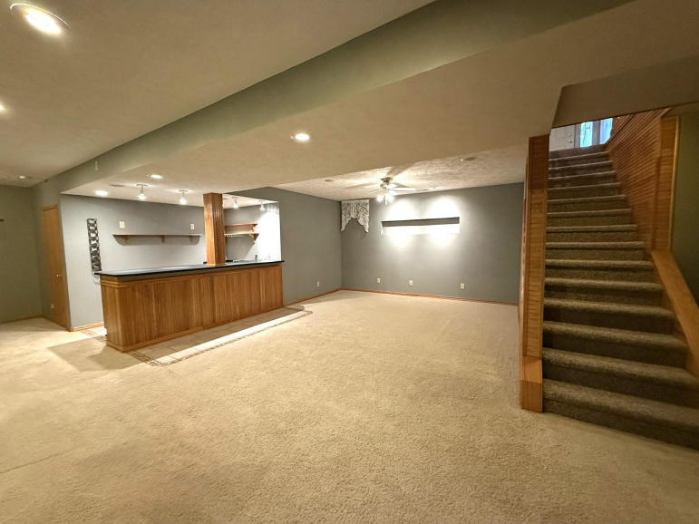 10015 17th Avenue Kearney, Nebraska 68845, 3 Bedrooms Bedrooms, ,3 BathroomsBathrooms,Residential,For Sale,10015 17th Avenue,20250990