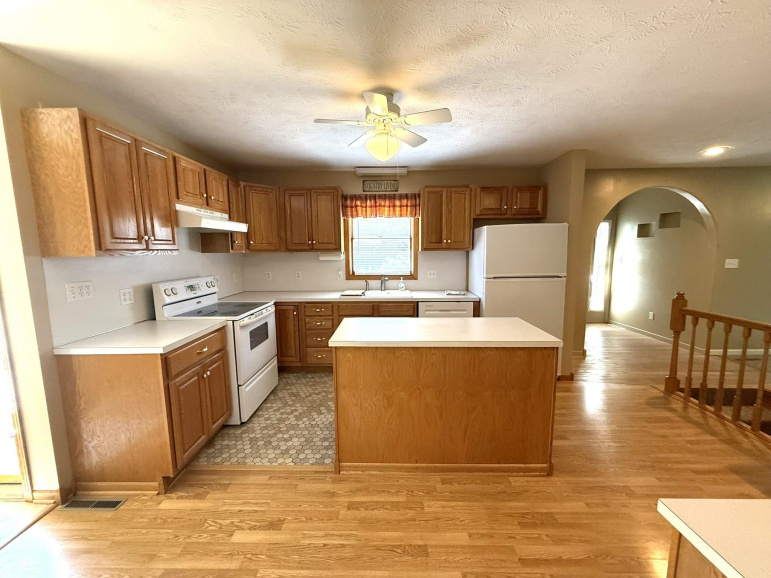 10015 17th Avenue Kearney, Nebraska 68845, 3 Bedrooms Bedrooms, ,3 BathroomsBathrooms,Residential,For Sale,10015 17th Avenue,20250990