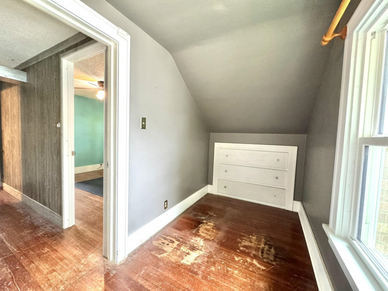 816 Garfield Street Holdrege, Nebraska 68949, 4 Bedrooms Bedrooms, ,2 BathroomsBathrooms,Residential,For Sale,816 Garfield Street,20251116