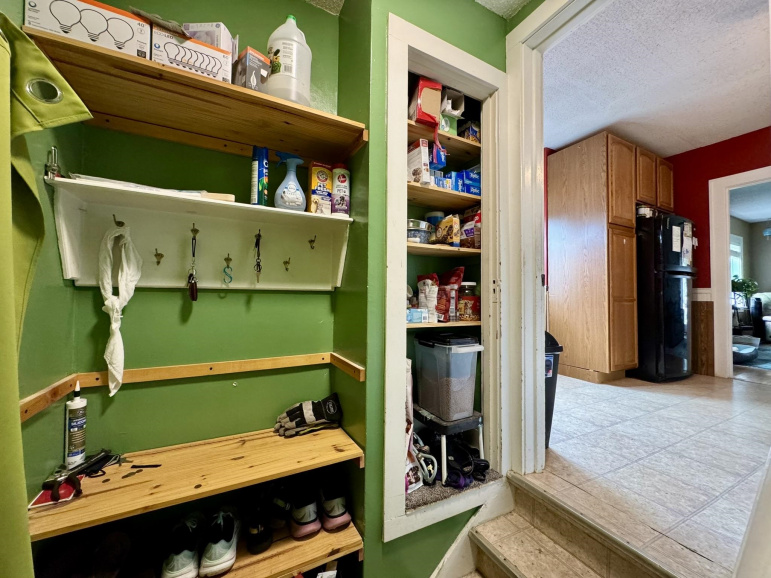 816 Garfield Street Holdrege, Nebraska 68949, 4 Bedrooms Bedrooms, ,2 BathroomsBathrooms,Residential,For Sale,816 Garfield Street,20251116