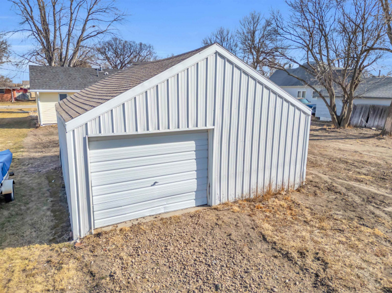 409 Silver Street Oxford, Nebraska 68967, 5 Bedrooms Bedrooms, ,2 BathroomsBathrooms,Residential,For Sale,409 Silver Street,20260206